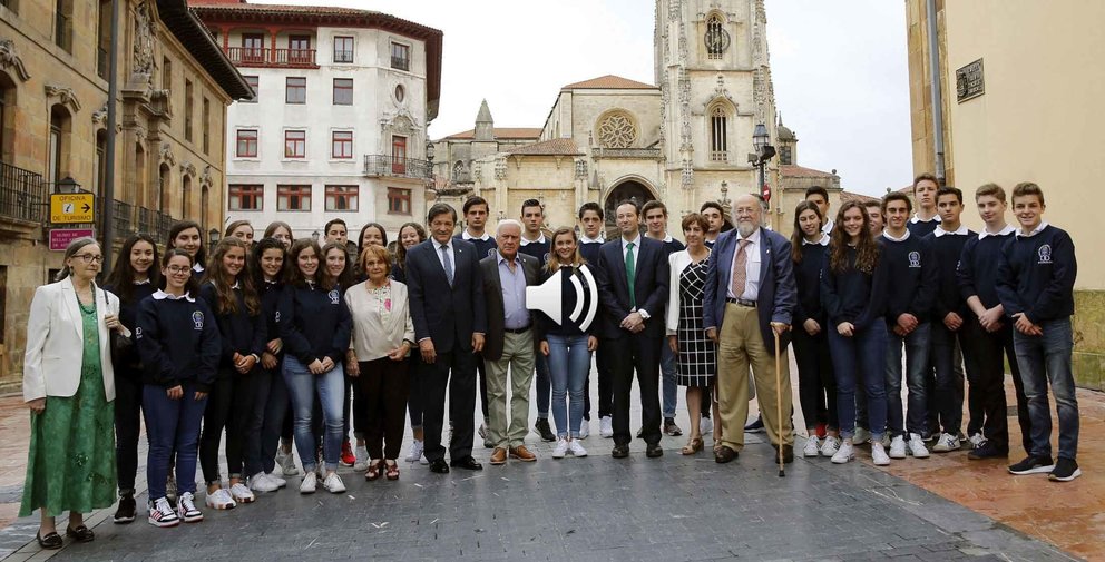 2018_07_17 Presidente con participantes programa Asi es Asturias 3 copia