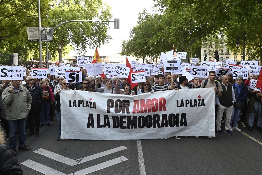 Cabecera de la manifestación que discurría el domingo desde Atocha al Congreso.