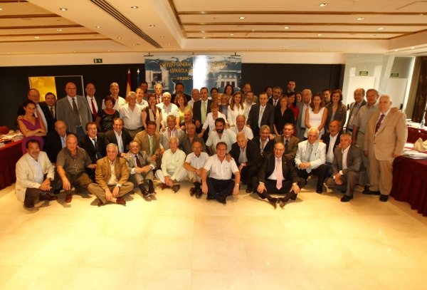 Miembros del CGCEE posan en el último pleno desarrollado en Madrid.