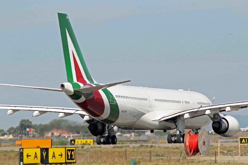Fiumicino (Italy), 20/05/2020.- An Alitalia plane is seen in Leonardo da Vinci airport, Fiumicino, near Rome, Italy, 20 May 2020. Starting 02 June 2020 Alitalia is going to resume non-stop flights between Rome and New York, Spain (Rome-Madrid and Rome-Barcelona) and direct connections between Milan and South Italy. The company announced it in a note specifying that it will carry out altogether 36 percent more flights than the month of May, operating 30 routes from 25 airports, of which 15 in Italy and 10 abroad. (Italia, España, Nueva York, Roma) EFE/EPA/Telenews