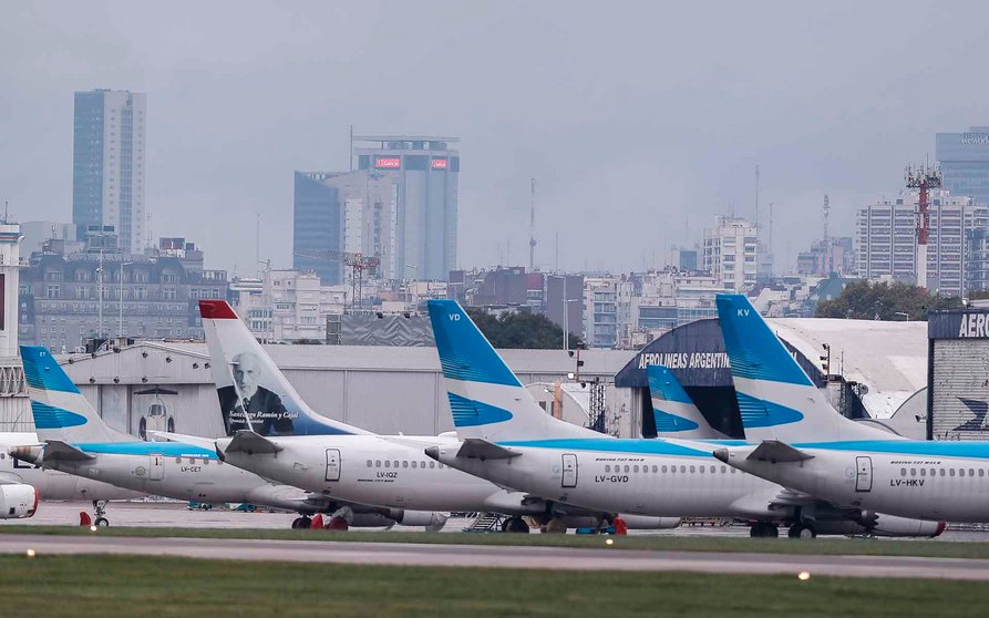 Varias aeronaves se encuentran detenidas en el aeropuerto de Buenos Aires, Argentina. EFE/Juan Ignacio Roncoroni/Archivo
