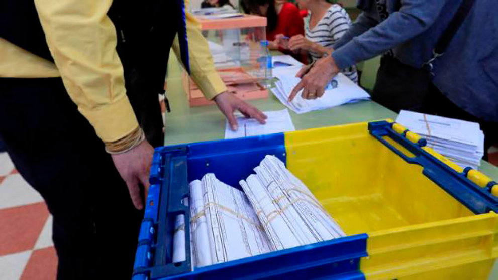 Recuento del voto emigrante en un colegio electoral