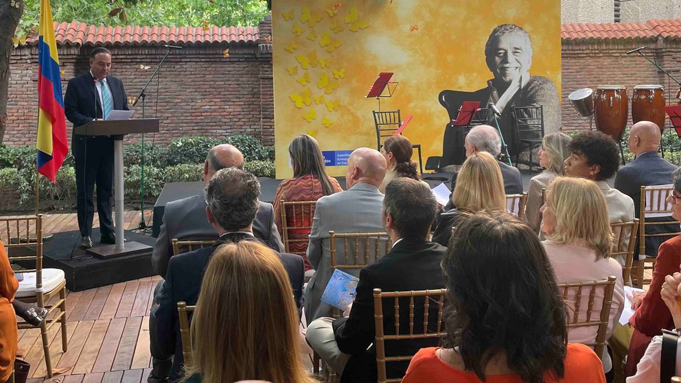 MADRID, 18/05/2022.- La embajada de Colombia en España ha celebrado este miércoles los 40 años de la concesión del premio Nobel de Literatura al escritor y periodista Gabriel García Márquez en un acto donde se leyeron varios capítulos de su emblemática novela, "Cien años de soledad". EFE/Macarena Soto
