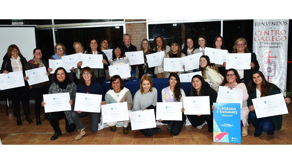 Uruguay Centro Gallego de Montevideo entrega de diplomas web