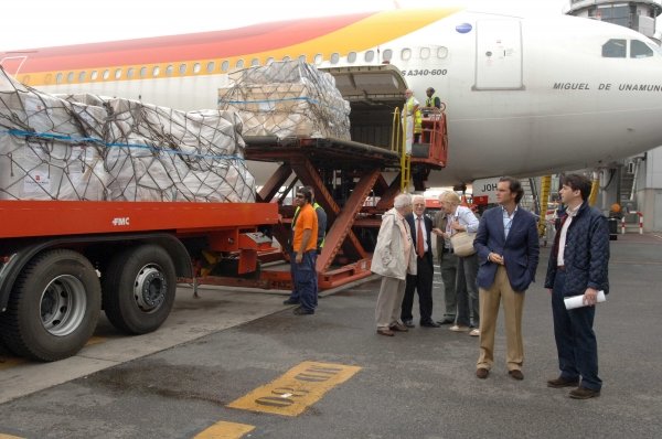 Avión con ayuda humanitaria para Perú.