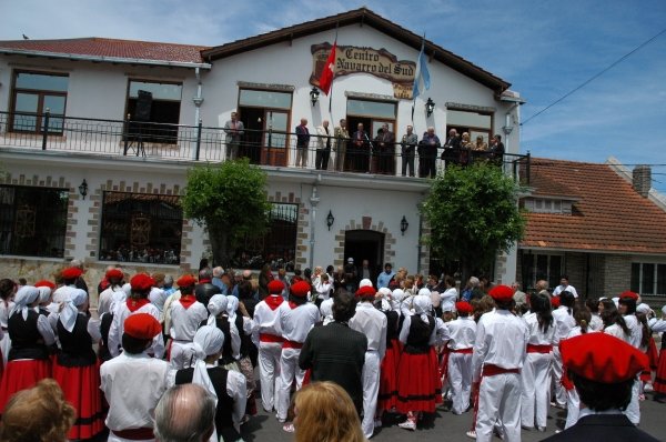 Actividad festiva organizada por el Centro Navarro del Sud, en Mar del Plata.