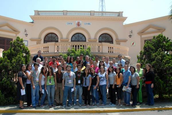 Partiticpantes del Primer Encuentro Nacional de Jóvenes Españoles del Perú
