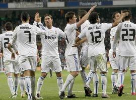 Foto de archivo. El Real Madrid celebra un gol.