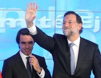 Mariano Rajoy con Jose María Aznar antes de iniciar la reunión del Comité Ejecutivo del Partido Popular.