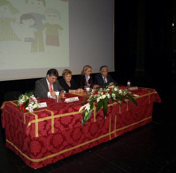 En la imagen, Carmen Balfagón participando en un congreso en Tomelloso.