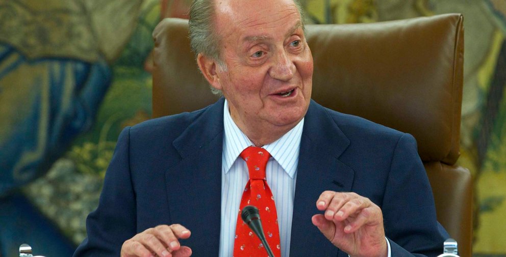 MADRID, SPAIN - MAY 30:  King Juan Carlos of Spain meets "Pro Real  Academia Espanola" Foundation at Zarzuela Palace on May 30, 2012 in Madrid, Spain.  (Photo by Carlos Alvarez/Getty Images)