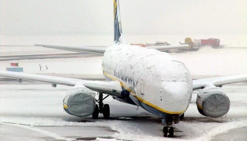 aeropuerto-de-edimburgo-cerrado-por-nevada