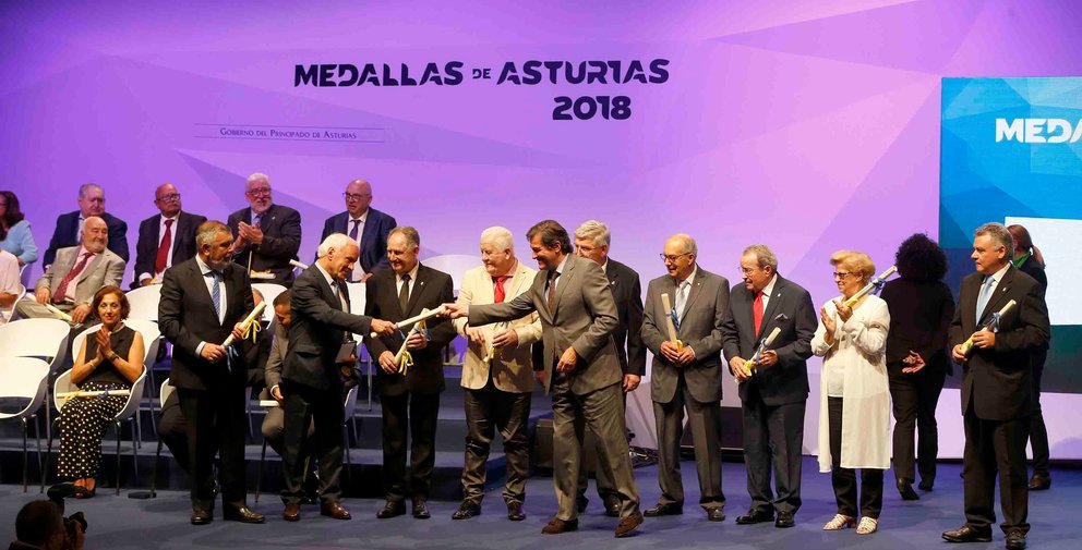 2018_09_06 presidente entrega medallas 7