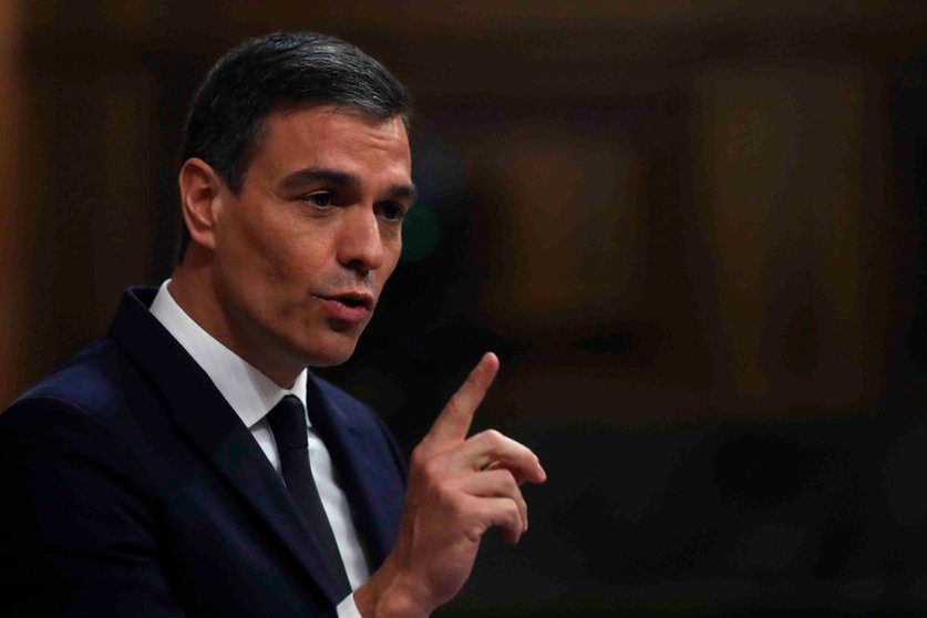 Spanish Prime Minister, Pedro Sanchez, delivers a speech during a plenary session at the Congress of Deputies in Madrid, Spain, 03 May 2020. Spanish Prime Minister, Pedro Sanchez, is to ask the last extension of emergency state to finish the coronavirus lockdown exit process. EFE/ Kiko Huesca
