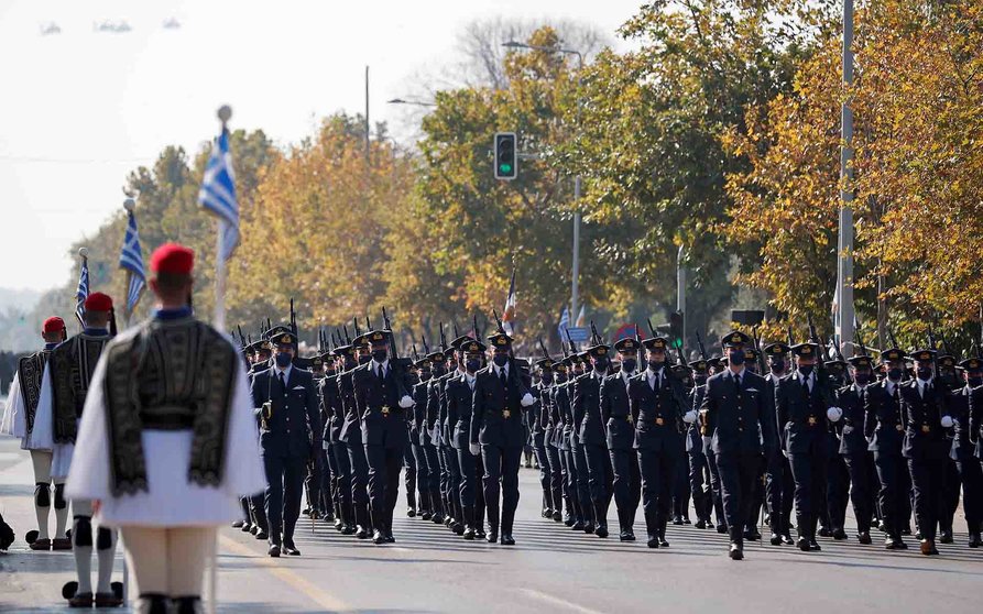 Thessaloniki (Greece), 28/10/2021.- Soldiers march during a military parade marking a Greek national holiday in Thessaloniki, northern Greece, 28 October 2021. The national holiday marks Greek government's rejection of the ultimatum of surrender issued by Italian dictator Benito Mussolini in 1940 and every year celebrates as the 'Ohi' (No) day. (Grecia, Salónica) EFE/EPA/DIMITRIS TOSIDIS
