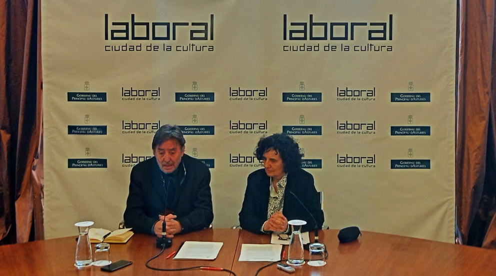 Luis García Montero con Berta Piñán en Gijón web