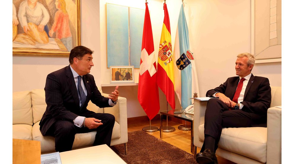 Galicia Rueda con el embajador de Suiza web