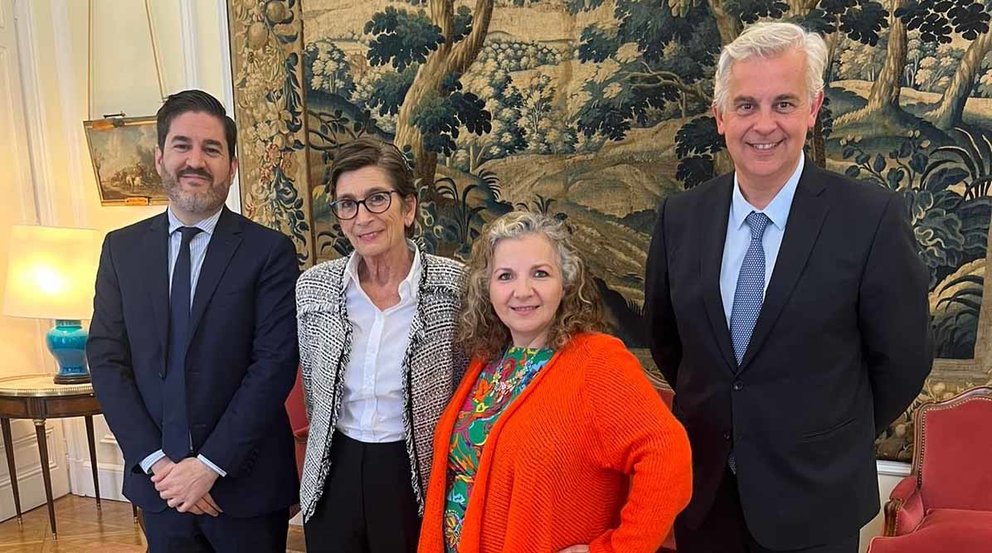 Argentina Emabaja de España con la cónsul argentina en Vigo web