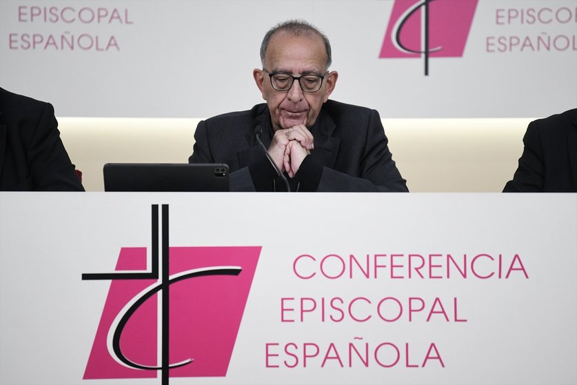 El presidente de la Conferencia Episcopal Española, Juan José Omella, durante una rueda de prensa tras la Asamblea Plenaria Extraordinaria de la Conferencia Episcopal Española (EP)