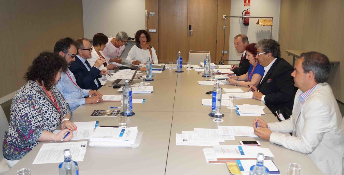 Foto de Archivo de una reunión presencial de la Comisión Permanente del CGCEE