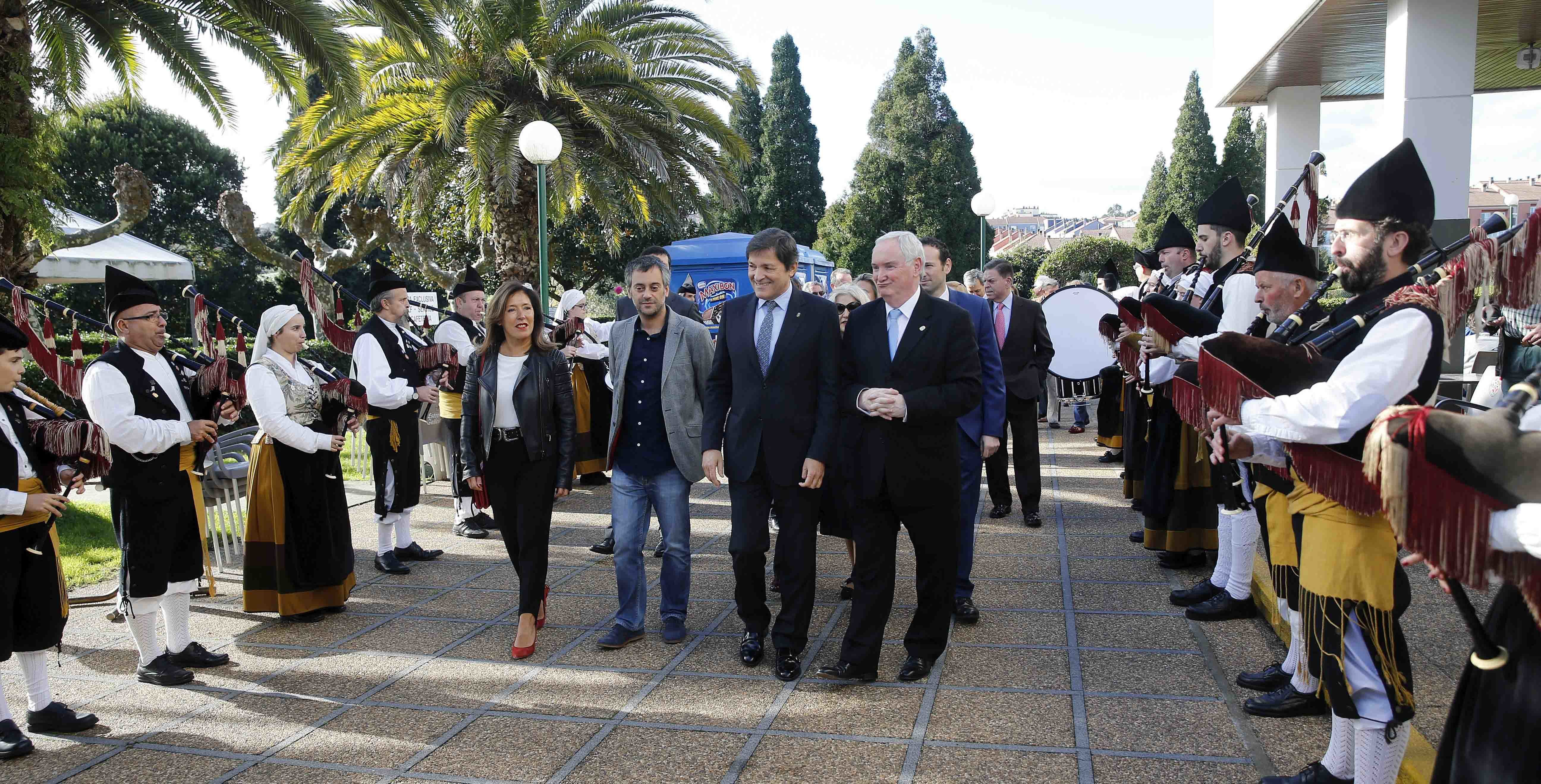 2017_11_25 presidente visita centro asturiano a crouna 5