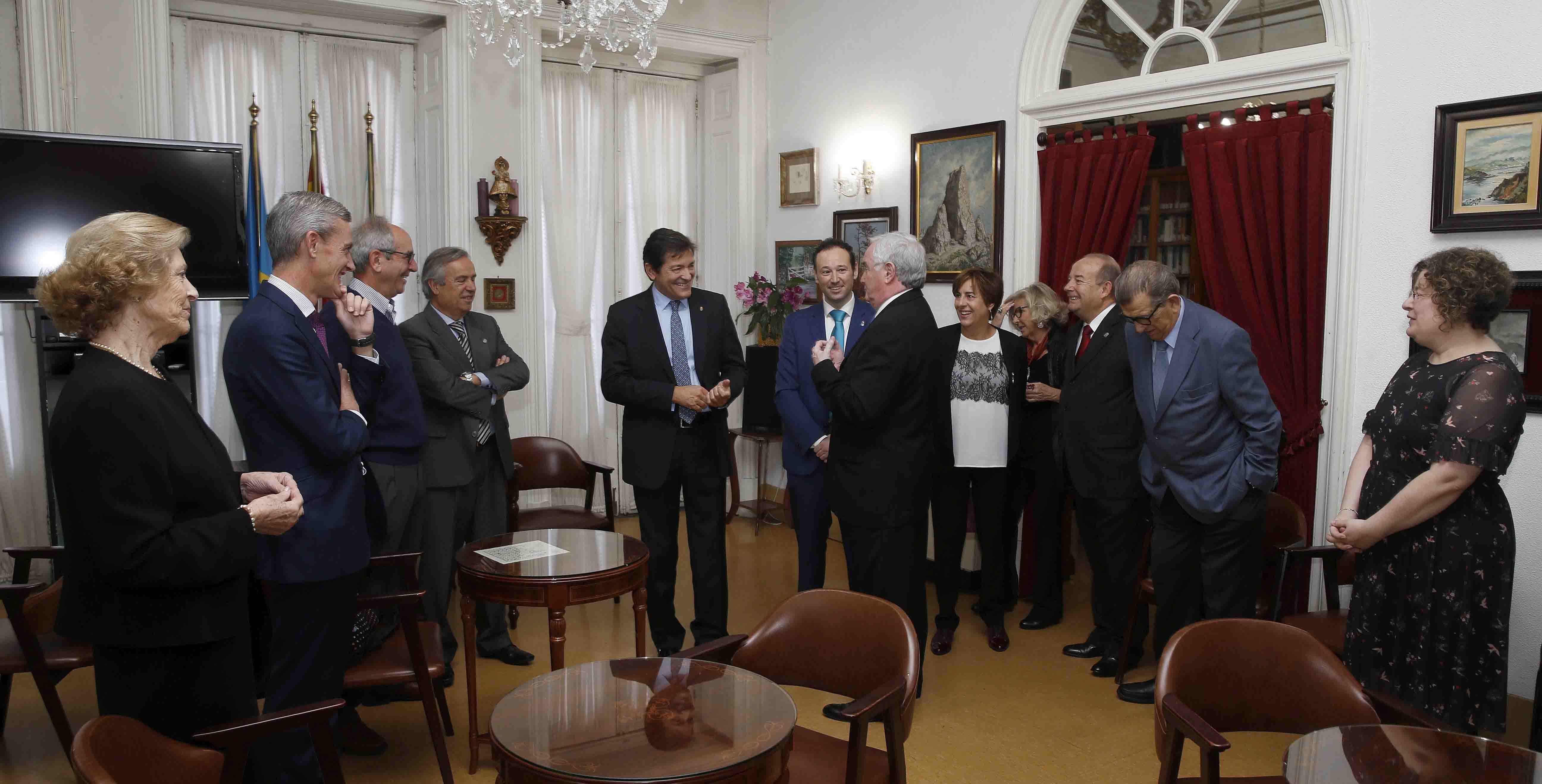 2017_11_25 presidente visita centro asturiano a crouna 1